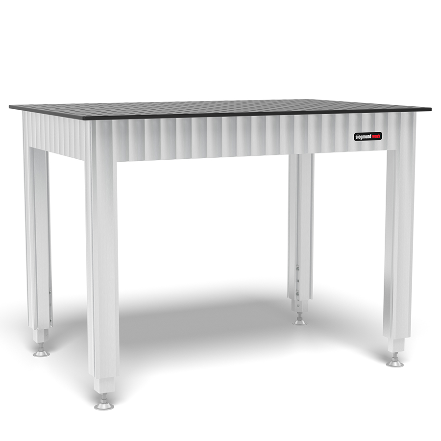 Werkbank mit Stahlplatte